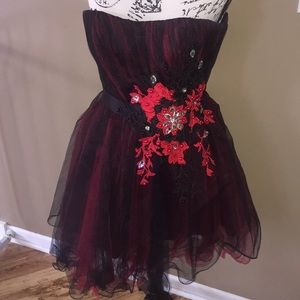 New Years black and red dress size 4 Xmas prom